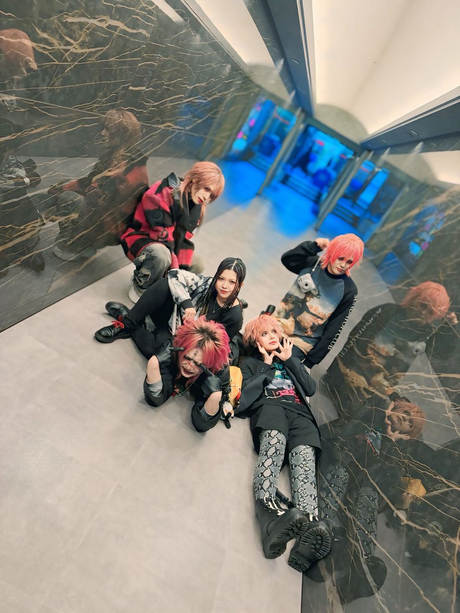 11/28 HOLIDAY SHINJUKU