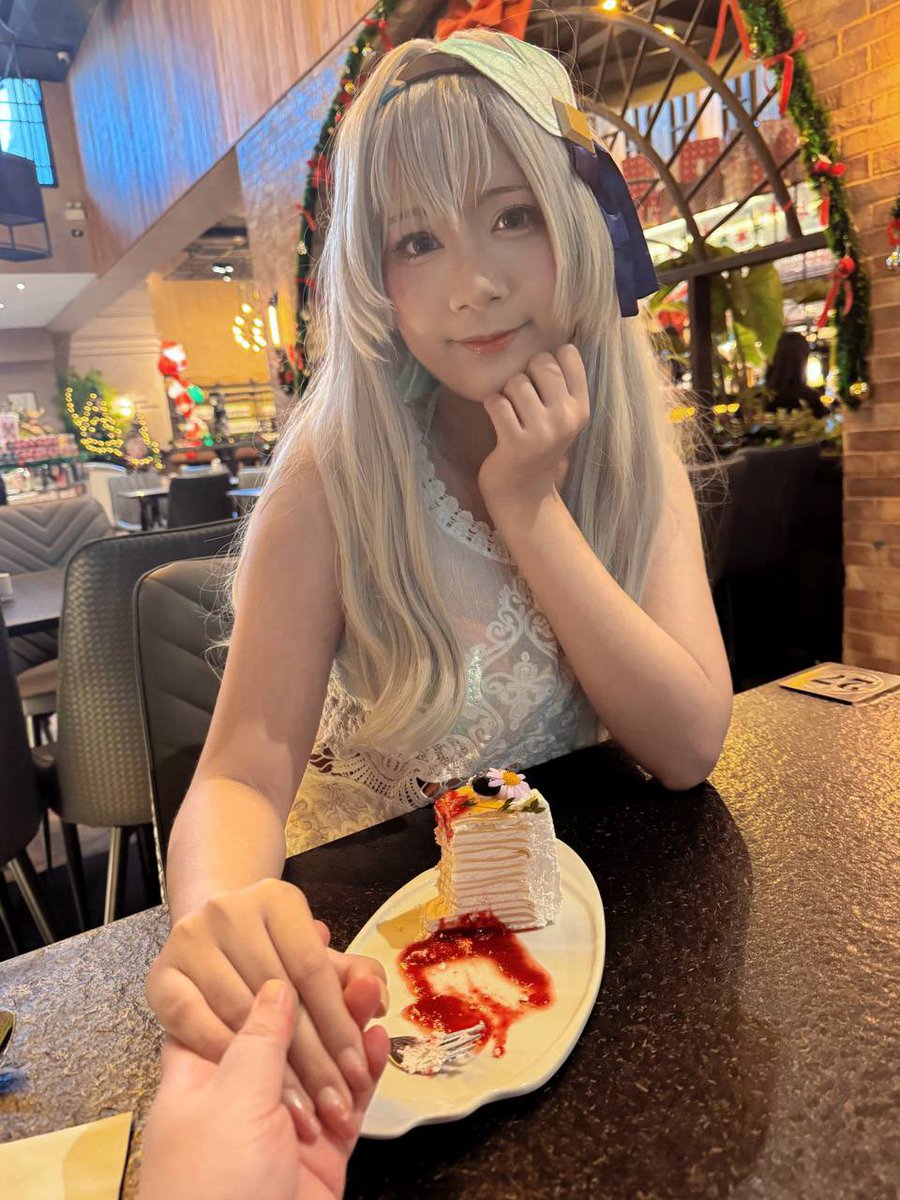 LightningAddict's tweet image. Dating with Firefly 🥰❤️

🪲: @snowlionii_cos 

#FireflyHSR #ホタル