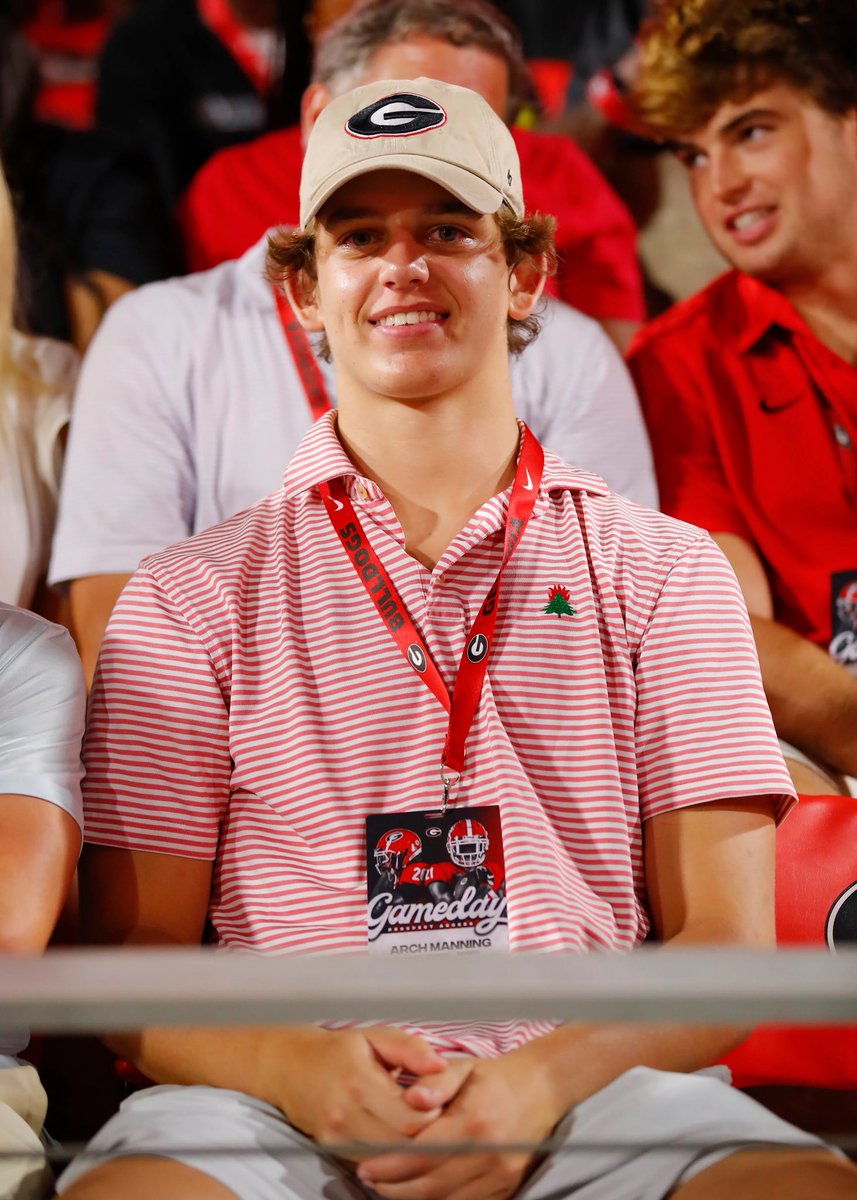 claybwells10's tweet photo. This guy just put Georgia back in the SEC Championship Game https://t.co/v1d5XeN393