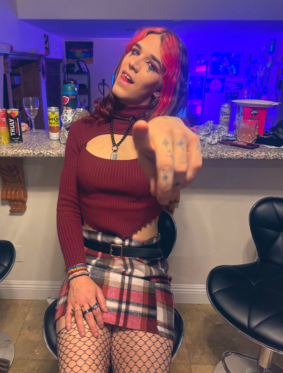 ItzfxkinCammi's tweet photo. If you are seeing this, happy thanksgiving ya lil deranged cutie-pie🥰 https://t.co/GBWAA4t1SL