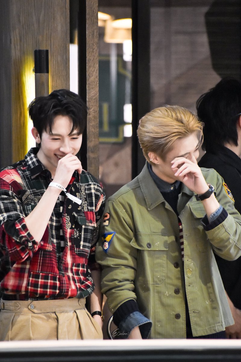 6sense_proxie's tweet photo. 251128📸☘️
มันจะไอนั่นปะ555555555
#RalphLaurenTH
#PROXIEOnglee #JUNG_PERSES
#PROXIEth #PERSES_TH
>>#VIsensepic https://t.co/RMH7GBswwp