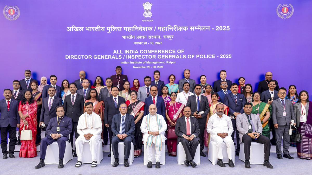 abstarnews_'s tweet photo. रायपुर में आज से शुरू होगा DGP–IGP का अखिल भारतीय सम्मेलन; PM मोदी होंगे शामिल

@narendramodi #Raipur #DGPIGConference #Chhattisgarh #Chhattisgarhnews #RaipurNews #Raipur #DGPIGConference #SecurityAndDevelopment #ThreeDayEvent #PrimeMinisterModi #DonaldTrump #ABStarNews https://t.co/qJvQOInjM6