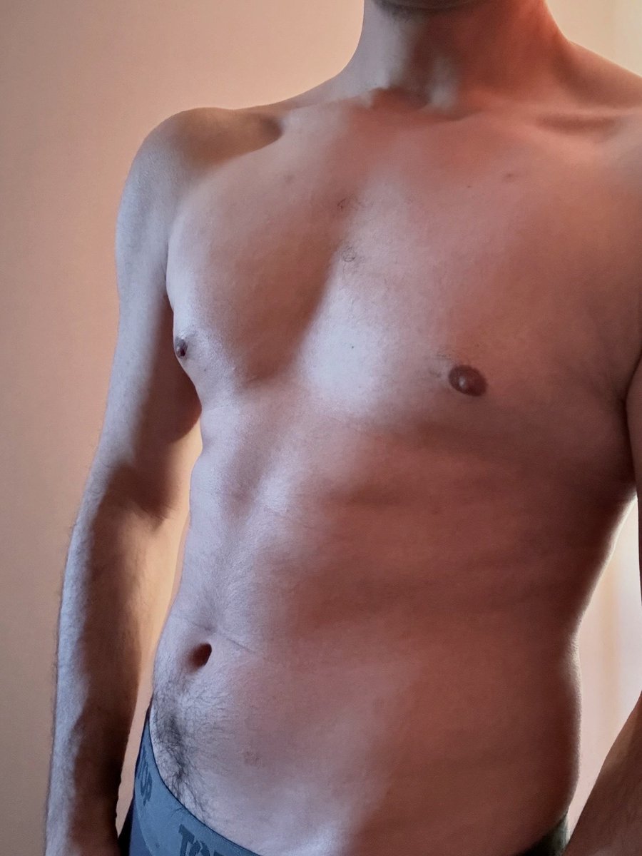 musclecubcl's tweet photo. Left or right?
#muscle #musclecub #jockguy #grommr https://t.co/F4jr6aNf3Q