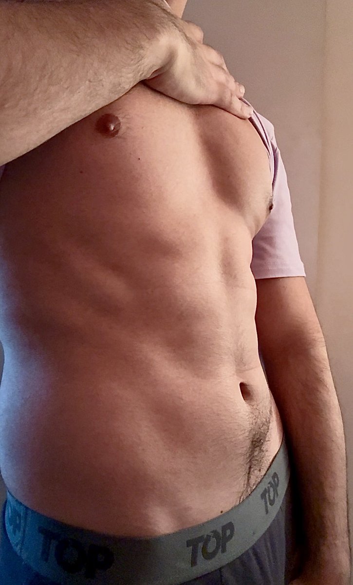 musclecubcl's tweet photo. Left or right?
#muscle #musclecub #jockguy #grommr https://t.co/F4jr6aNf3Q