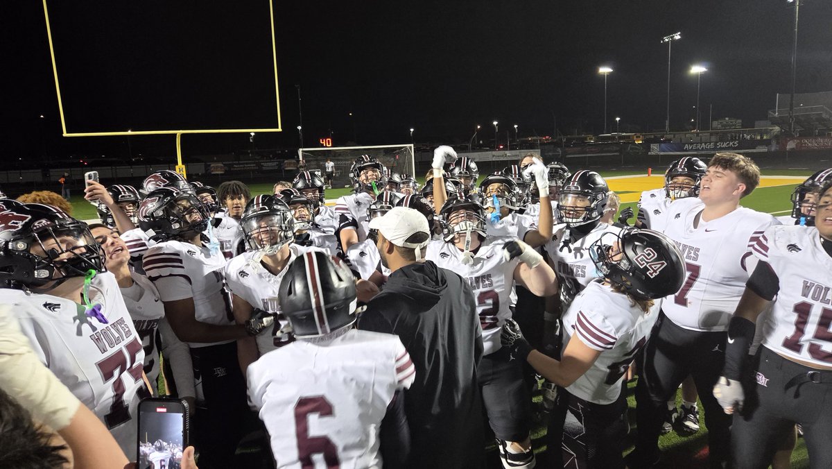 AZPreps365Skoda's tweet image. @DMWolvesFB headed to 5A state championships 
#AzPreps365Live