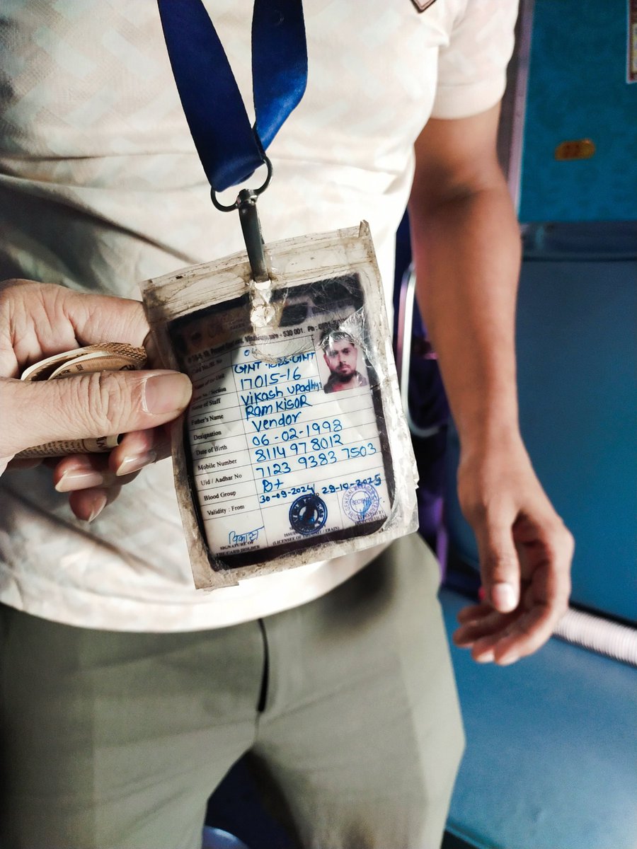 alok4u4ever's tweet image. @indianrailway__ @indianrail #irctc #indianrailway vendor with an expired ID card and without uniform selling Tea, charging 10/- instead of 5/-. Train no 17015, B2,18