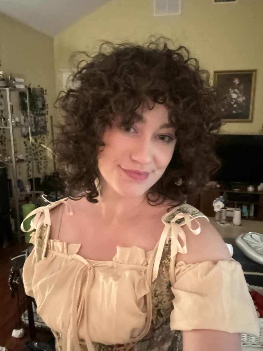 katiebaefy's tweet photo. successful ren fest 2day 😛 https://t.co/kHPTTBuFQe