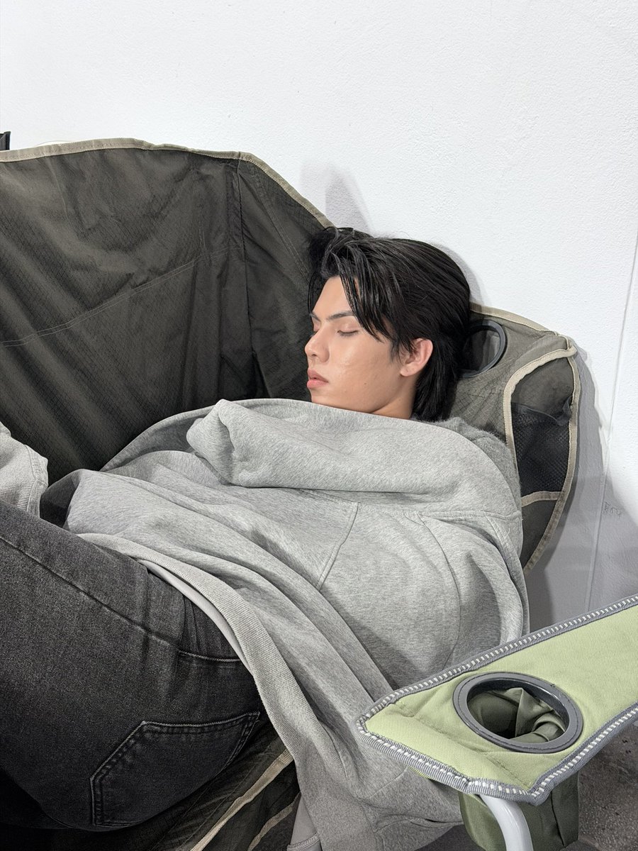 peatwasu's tweet image. Happy Birthday 🎂✨ จุ๊มของพี่ เวลาผ่านไปไวมาก ฟอร์ดโตและเก่งขึ้นเรื่อยๆ เลย ขอให้ปีนี้ทั้งปีของฟอร์ดเจอแต่เรื่องดีๆ (เช่นพี่) มีความสุขกับการทำงานและทุกเรื่องที่ทำ มีแต่คนรักคนเอ็นดู(เช่นพี่) เพิ่มมากขึ้นไม่หยุด และมีพี่อยู่ข้างๆเสมอนะ เลิฟยูจุ๊บุจุ๊บุ ❤️ @fort_fts 

FORT 25TH…