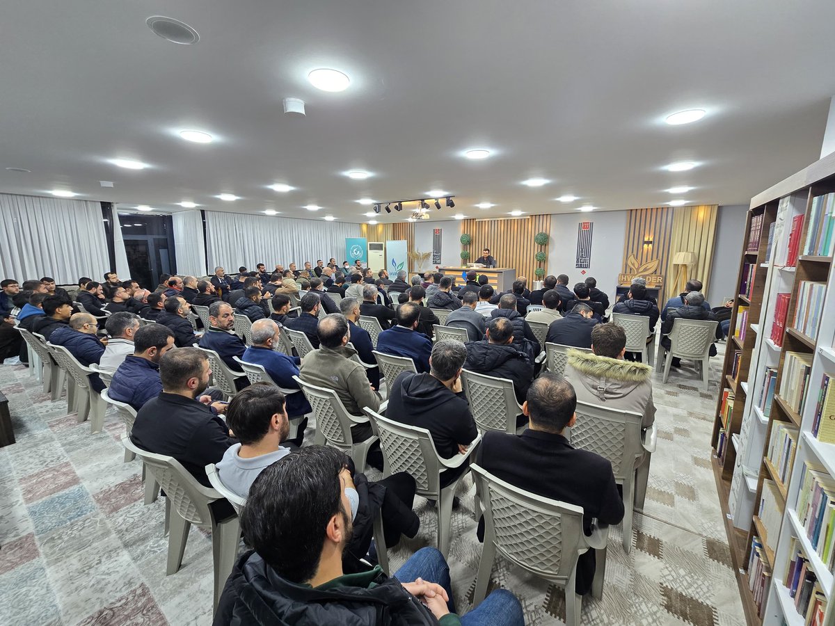 Aylık ihya ve inşa konferansımızda bu ayki konuğumuz Bilgi ve Erdem Vakfı Başkanı Dr. Murat Koç hocamızdı. Hocamız bizlere "Ümmetçilik ve Milliyetçilik" konusu ile hitap etti. Rabbim hocamızı ve bizleri hayırla mükâfatlandırsın. Bizlere ümmet şuuru ihsan eylesin.

#ümmet