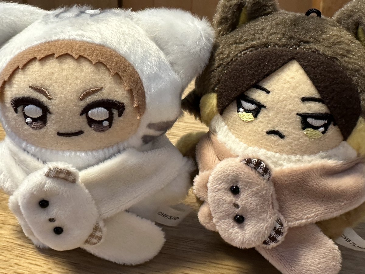 おゆこ様の( @1005m__ )の襟巻きを着用しているちみたち、か、可愛