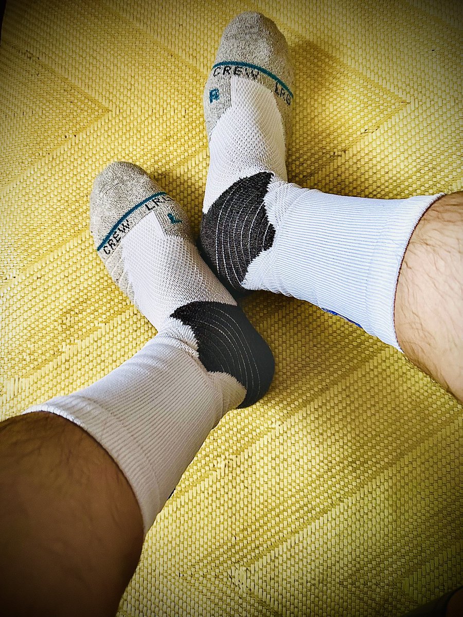 美好的一天從襪襪開始☺️☺️☺️
#白襪 #襪控 #白襪控