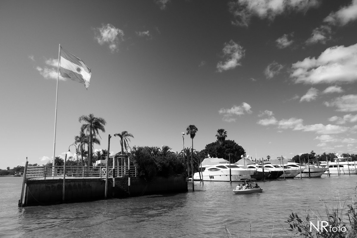 Ecoparque de San Fernando, provincia de Buenos Aires, Argentina #barco #boat #sanfernando #naturaleza #landscape #fotografía #blancoynegro #blackandwhite #blancetnoir #rio #paisaje #photography #photo #ecología #ecology #nature #ecologie #photographier #argentina #paysage