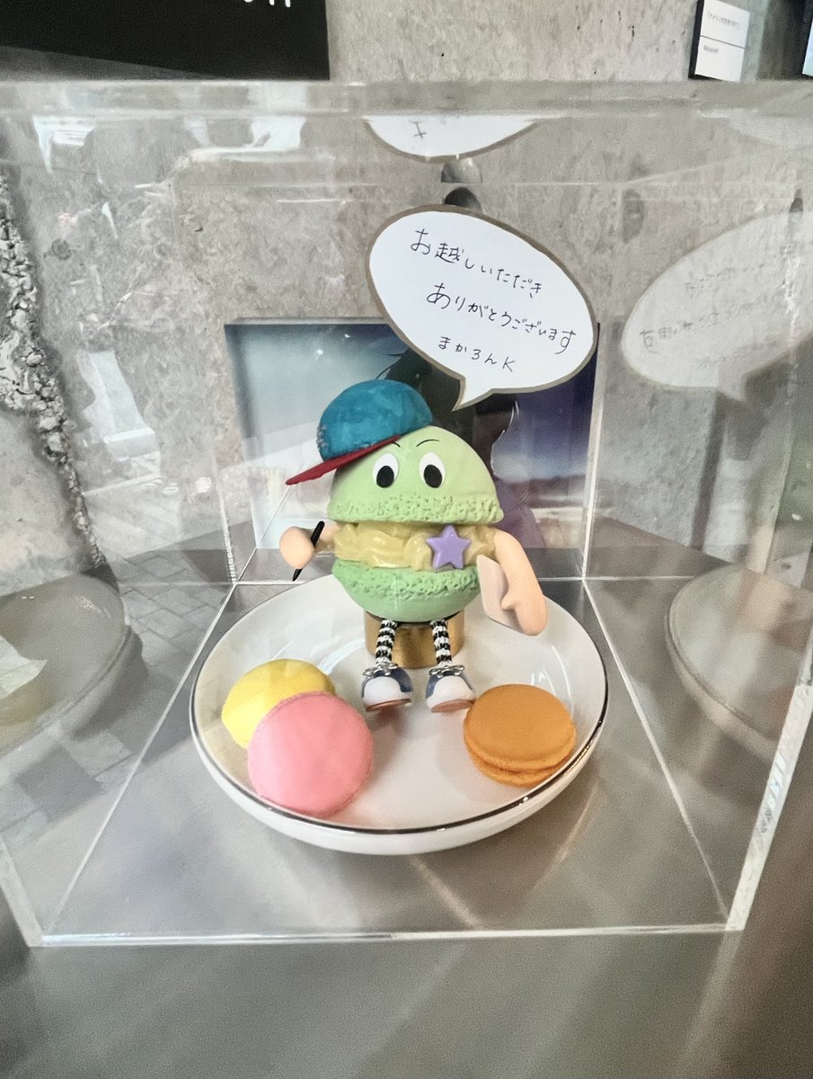 macaronk1120's tweet photo. 【まかろんK個展 】

₊˚✶  - 視線の先には -  ₊˚✶

13時からOPENいたしました
並んでくださった方々もいて寒い中大変恐縮です…
みなさん楽しんで過ごしていただけますように✨

よろしければノートがありますのでメッセージを残してもらえたら喜びます🙇 https://t.co/AC1OleEAIi