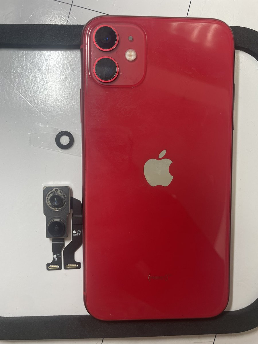 Ibring_X2's tweet photo. 📸【iPhone11 カメラ修理しました】
割れたカメラレンズから湿気や埃が入り込み、アウトカメラ本体まで故障していました💦
レンズが割れたまま放置すると“二重修理”になることも…！

割れたらテープで塞いで、早めに ibring へお持ちください👌
#スマホ修理 #岸和田 #iPhone修理 #カメラ修理 #ibring https://t.co/z1rPHaYPvp