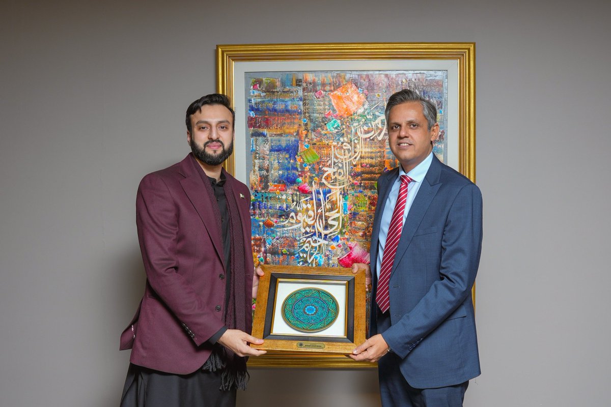 Minister for Transport Bilal Akbar Khan met former provincial minister and President UMT, Ibrahim Hasan Murad, today at his office.
The meeting focused on strengthening public–private collaboration, improving youth skill development, and exploring joint initiatives between the