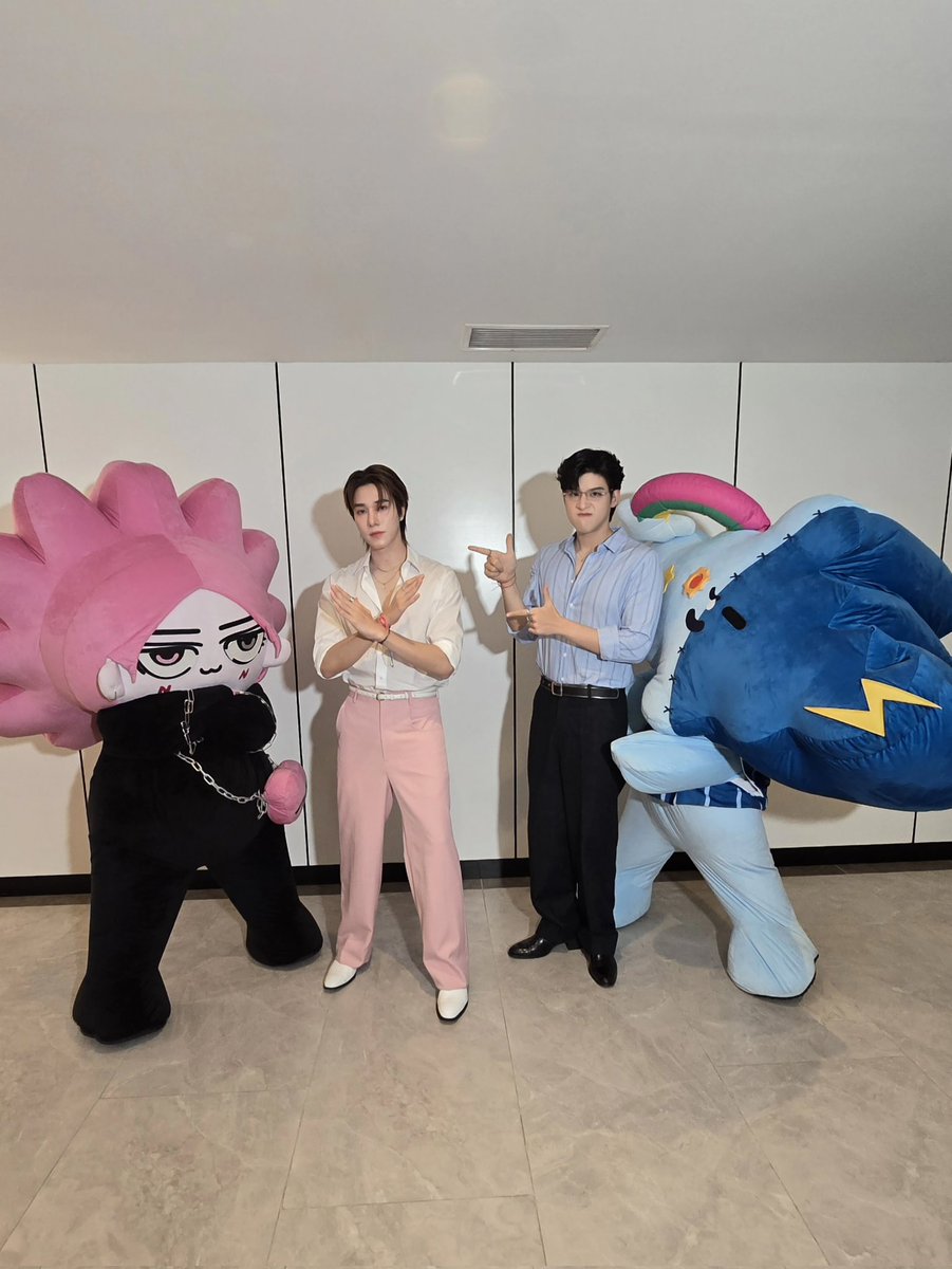 kanda5724's tweet image. คิดถงหลานแฝด คิดถึงครอบครัวแฝดเมาก
นีออนน่า🌸🩷สไมล์ ☁️🩵

#ครอบครัวเด็กแฝดGMM 
#skywongravee
#hirunkit_ #NEONA
 #SkyNani  #SMYLE
 #สกายนานิ