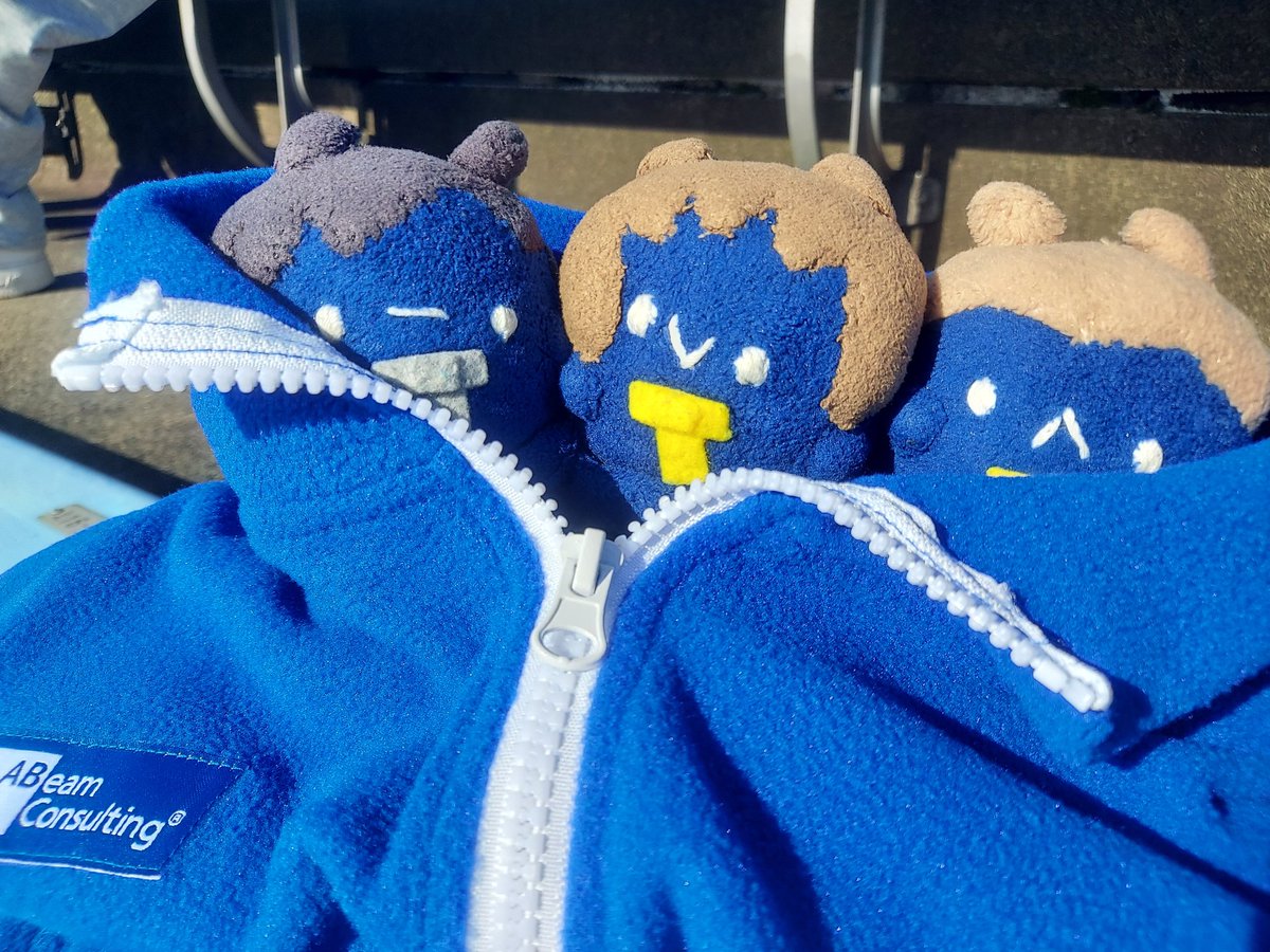 今日は寒いので暖かい格好で観戦仲良しトリオ