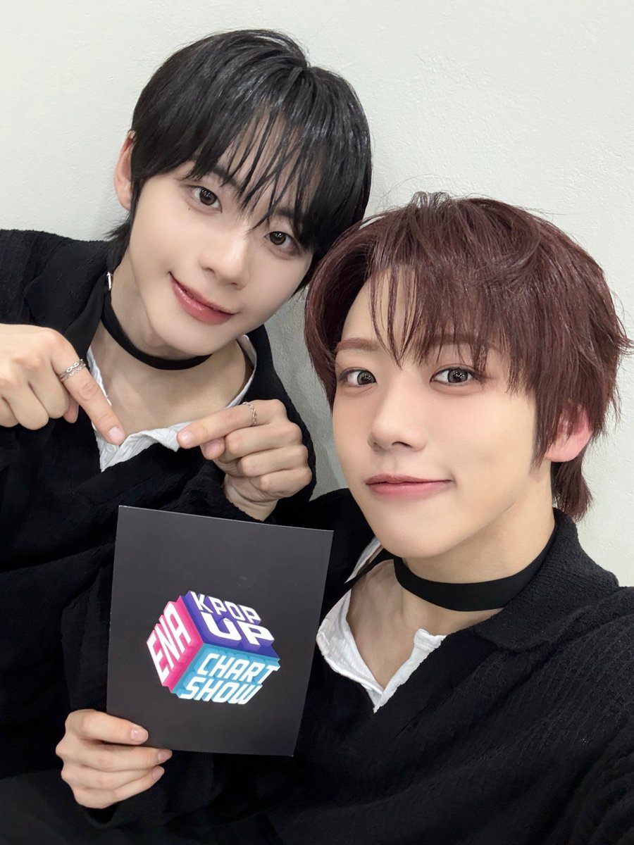 fnfent_official's tweet image. [📰] 아홉, &apos;피거싫&apos; 11월 베스트 뮤직⋯&apos;케이팝업 차트쇼&apos; 3관왕 달성

🔗 naver.me/5L7xMl9U

#AHOF #아홉
#ThePassage
#피노키오는거짓말을싫어해
#AHOF_Pinocchio