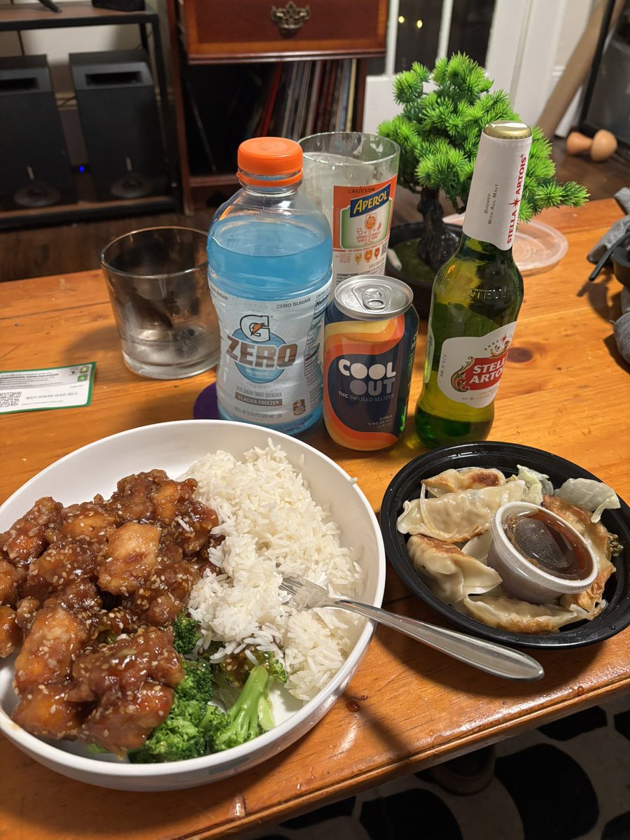 thinkingmandan's tweet image. A little glimpse into my Friday evening folks