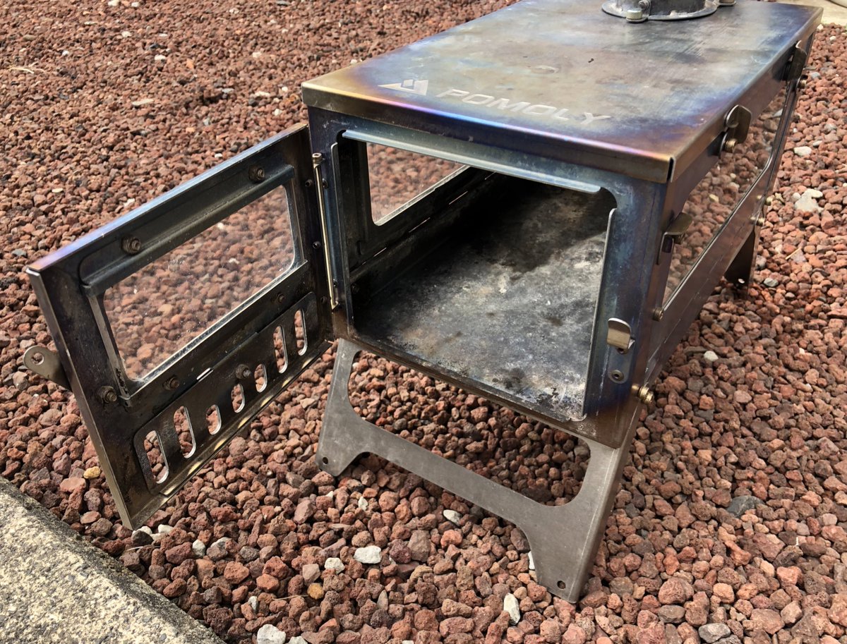 POMOLYの薪ストーブ届いた。早く使ってみたいな〜