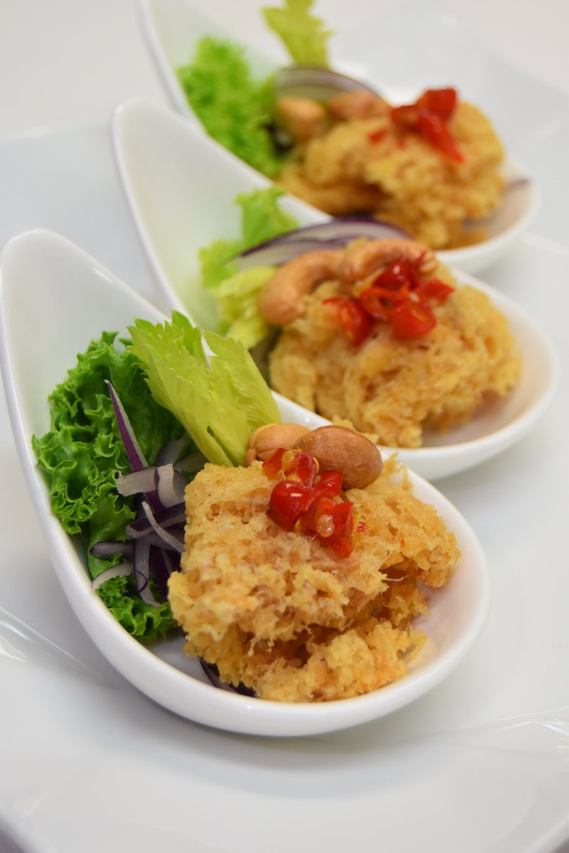 thai_tec's tweet photo. 【＃タイ料理】12月4日木曜日13時～「気まぐれタイ料理クラス」開講が決定いたしました！引き続きご受講生を募集しております。おっと！メニューは「ヤムガイフー」なんか聞いたことある？そう、「ヤムプラードゥックフー」のガイ、鶏肉ver.なんです♪ふわふわさくさく楽しみ～。 https://t.co/pyAGvQs7fQ