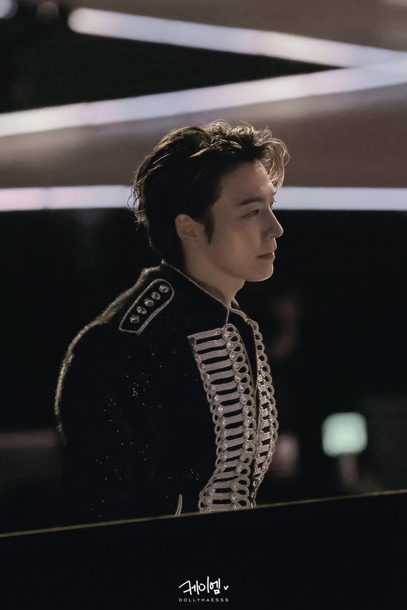 b94210's tweet image. วิชวลเอ้ดเอมคั้บ! จะผ่านไปกี่ visual is visualing อยู่ดี