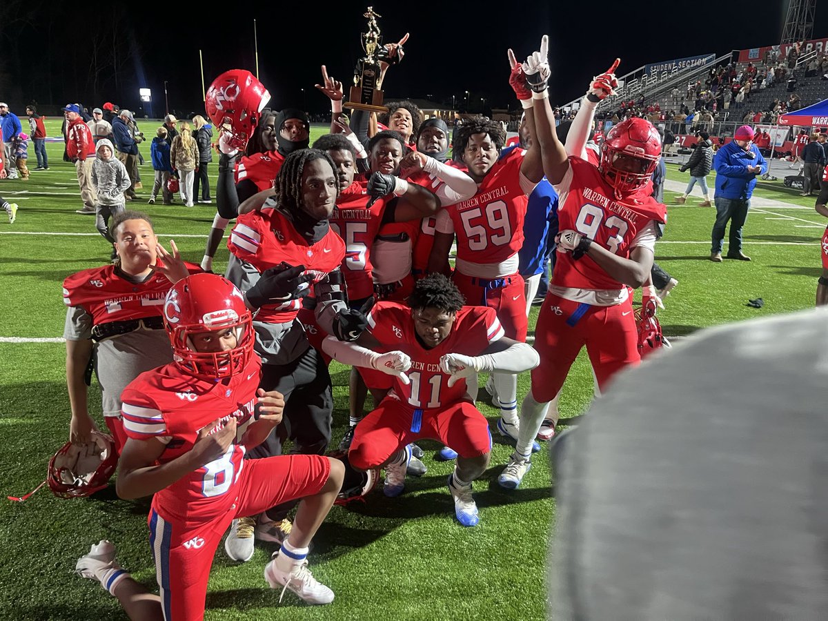 STARKVILLE BOUND!!!  Congrats to our football boys on winning a wild one against Ridgeland to punch their ticket to the 6A State Championship!!

#11brothers
#onemore