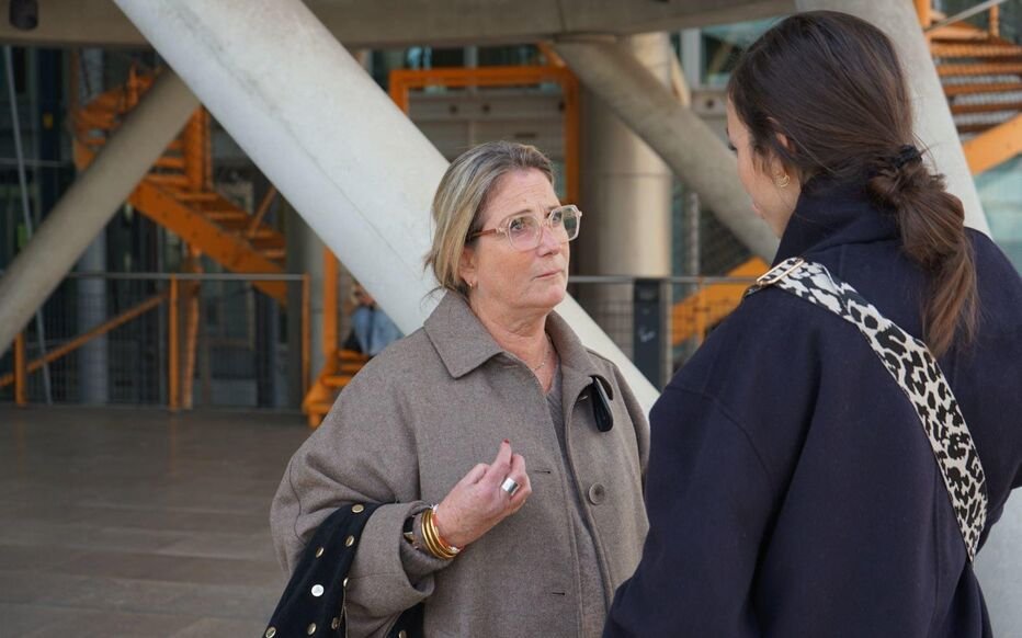 StephanieG56261's tweet photo. Karine Lellouche,maison squattée depuis plusieurs mois par une racaille bien connue par la police,elle finie en garde à vue.
Frais 80.000 euros et elle risque de la prison avec sursis.
UN MAGISTRAT A EU LE MEME PROBLEME EN 4 JOURS IL A RECUPERE SON BIEN SANS FRAIS SANS PROCES. https://t.co/hZAwXVFnQj