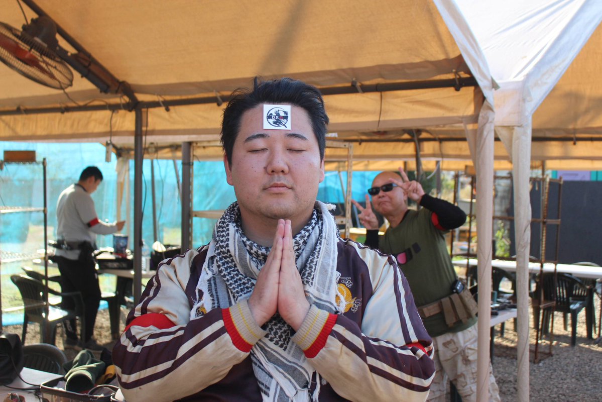 今日は平和な定例会でござんした。
ガラ悪いのは私だけでござんした。
銃で殴り、がに股射撃
フラッグは取れたので合掌