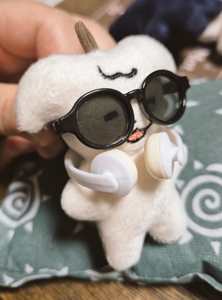 _0do_c's tweet image. mvp받고 룰먹하던 룰떤남자 보고 만든 룰먹아지 인형 어때요 
썬구리 씌우면 자기 썬구리 어떠냐고 자랑하는 룰쓱아지 댐..!