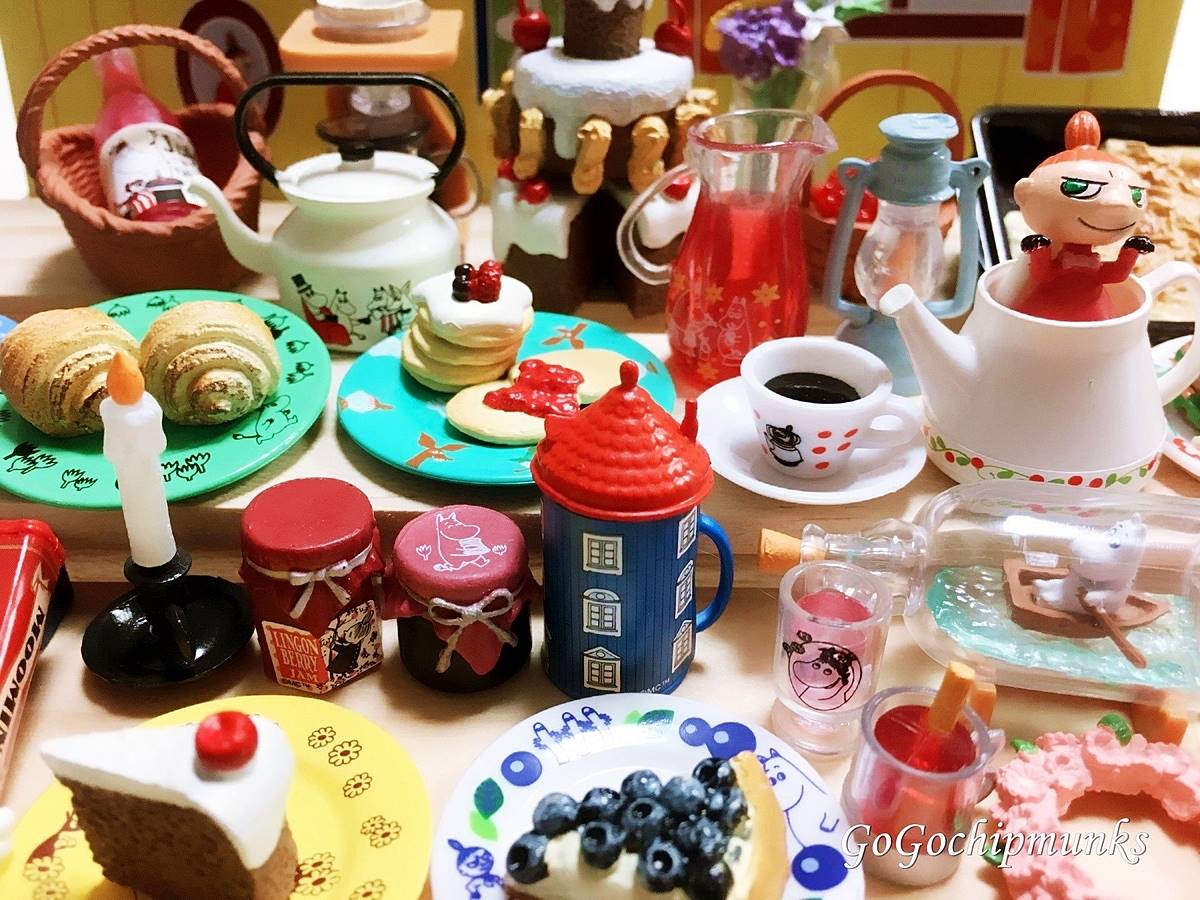 小さいものに大きく癒される、ミニチュアムーミンの世界。座っているだけで物語が始まる❄️☃️🎄

ムーミンぬくぬく冬ごもり　Moomin Homestyle Dishes 楽しい食卓
#ムーミン　#Moomin　#リーメント
kawaiimono.hatenablog.com/entry/moomin-w…