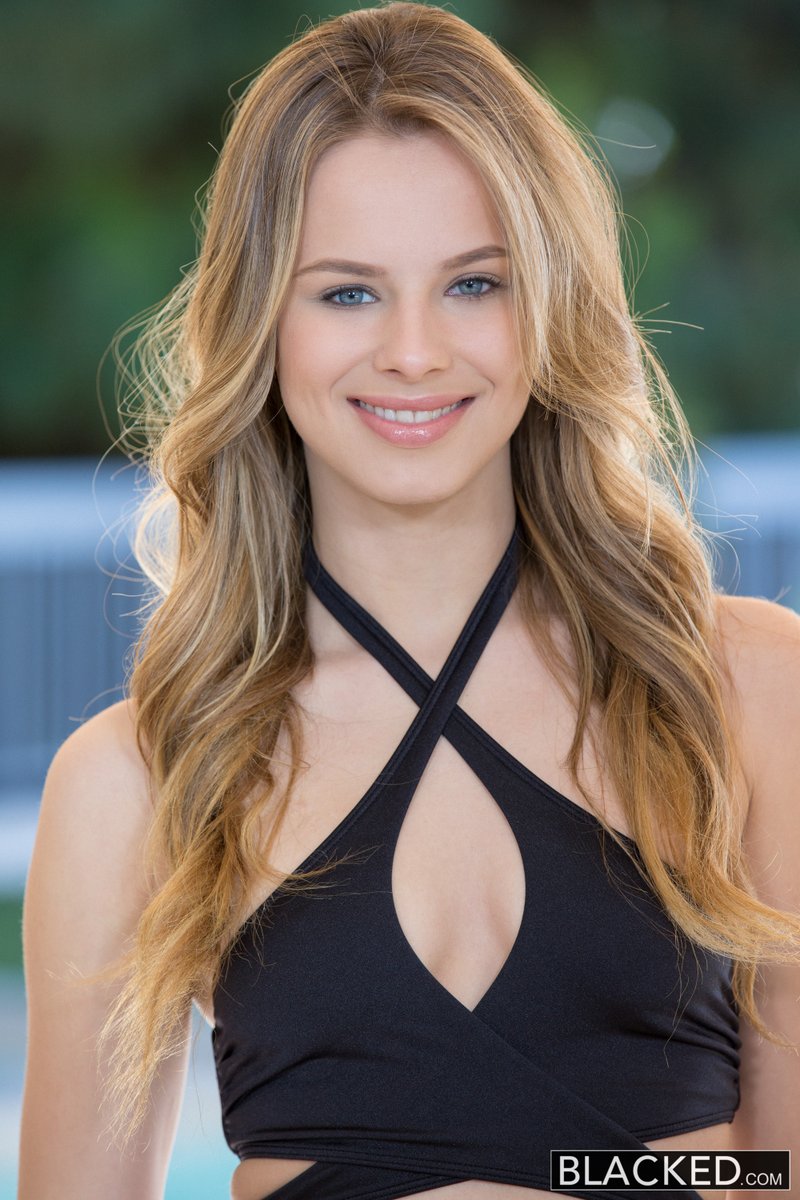 Eva_Sebastian0's tweet photo. #SmilingSaturday Alluring Stunning Lovely @xoJillianJanson https://t.co/0noUYuqw69