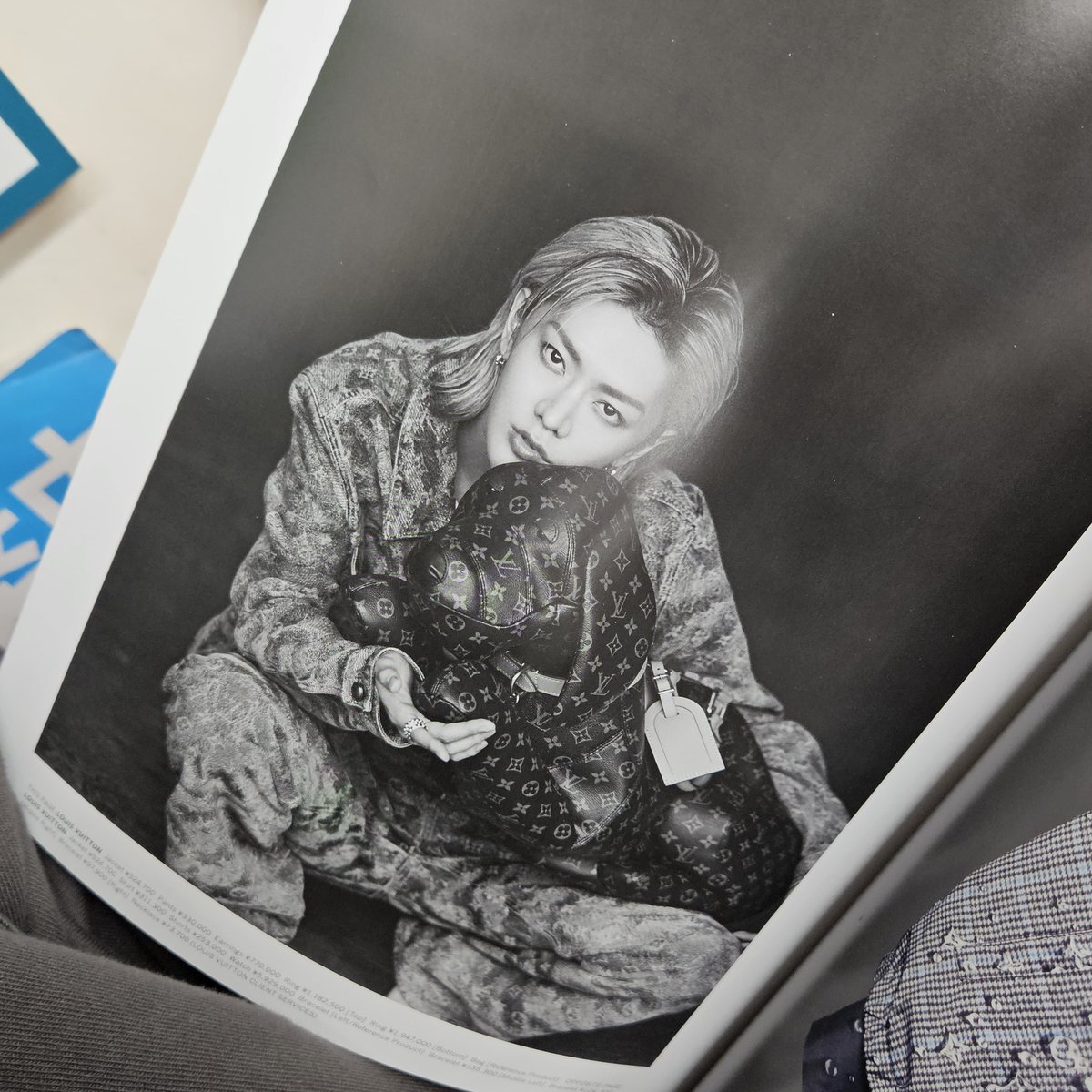 mingnuna99's tweet image. 비상비상 잡지 존나 이쁨
근데 유타 표지가 없어ㅠㅠ 서점 존나 뺑이친다