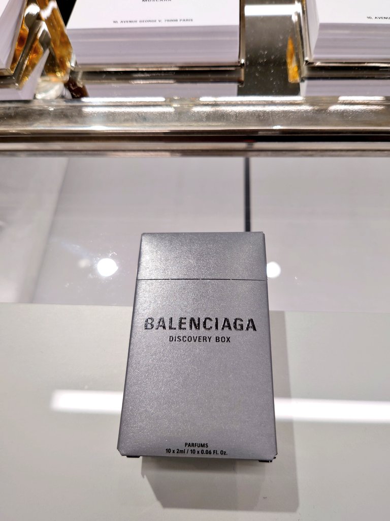 バレンシアガの香水試してみたかったので小さいディスカバリーを買って