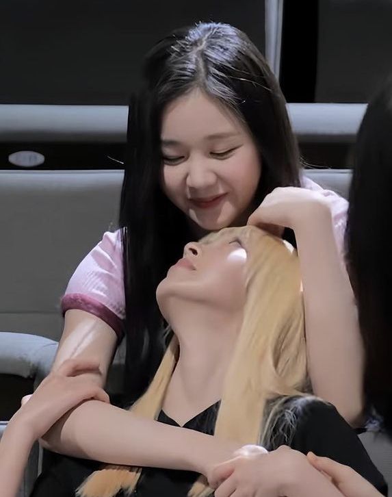 pharitaloopss's tweet image. &quot;can we do it?&quot;.            &quot;Yes, we can do it&quot;