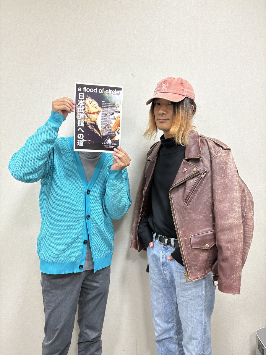 ピンチ！ヘッドホンおじさんセットを忘れたヘッドホンおじさん！タイムフリーでどうぞ〜
ゲストはa flood of circleの佐々木亮介さん🌟2025/11/29(土) 12:30-13:00 radiko.jp/share/?t=20251… #広島FM #タケモトコウジ #ヘッドホン #ヘッドホンおじさん