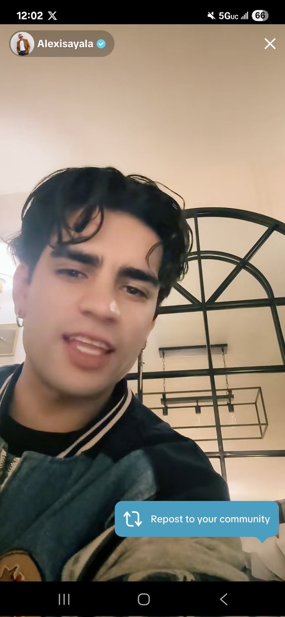 la_verdad23B's tweet photo. ALEXIS ESTÁ LIVE EN TIKTOK!!!!!!! CORRAN PORFINNN 😭😭😭

NOCHE JINGLE BELL

 #AARONATION

#TeamNoche #NoNosVamosaSoltar https://t.co/wsA7VuXg3H