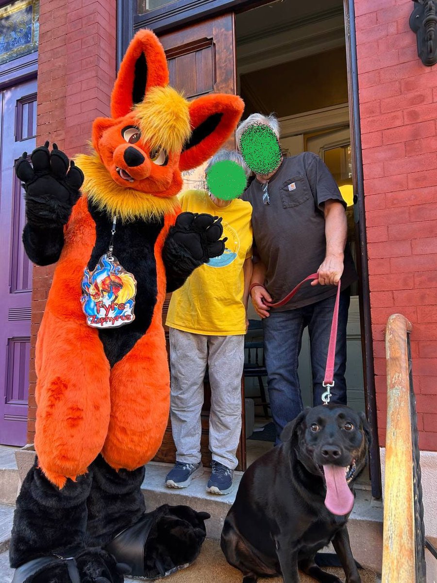 Don't be afraid to open yourself up to those around you! You never know who'd be happy to see you showing up exactly as you are~

Special delivery from the fluffiest delivery boy to his parents on this #FursuitFriday ~!