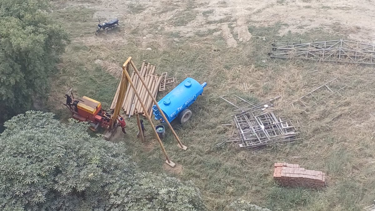 gauravsanthalia's tweet photo. Borewell work in progress on vacant land near by gate number 2 supertech Capetown sector 74 noida. @dmgbnagar @noidapolice @CeoNoida @dgpup @CMOfficeUP https://t.co/O4cQ0N0TW6