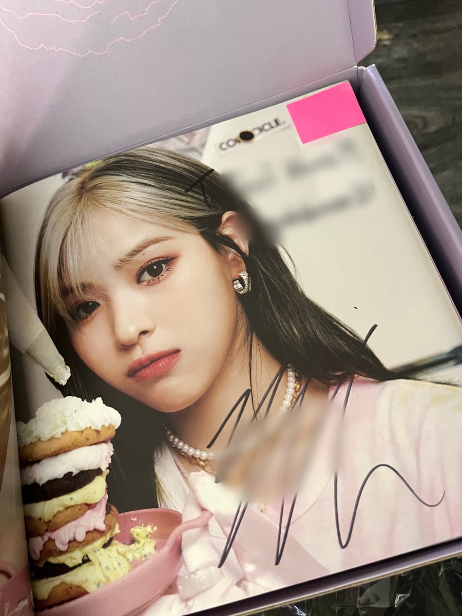 kween_et's tweet photo. ✧⁠◝ wts lfb ph | #kweenbenta 🛒 ◜⁠✧

🍂 check details in alt !
— onhand x sensi !
💌 reply / dm to claim ! (rcbyt!)

🏷️ itzy ryujin signed crazy in love cil album gold kmb yuna lia yeji chaeryeong photocard soundwave pob cheshire checkmate guess who gold album pc photocard https://t.co/hWztGJ2gEo