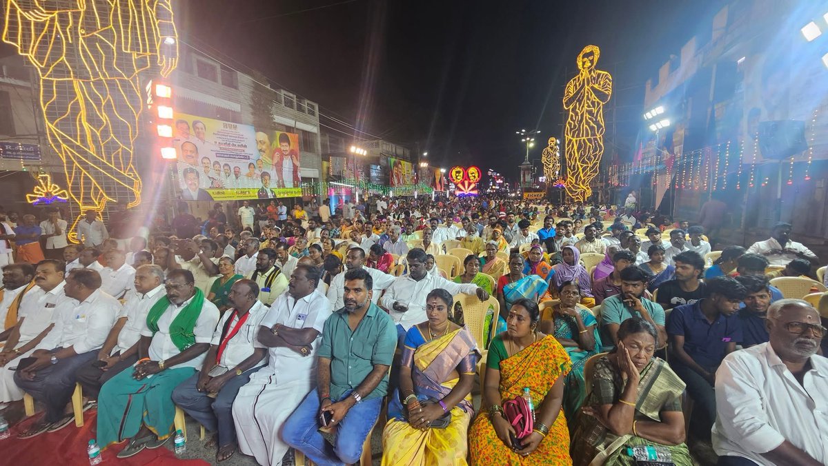 KAVK_DMK's tweet photo. 28.11.2025 மாலை திருப்பெரும்புதூர் நகர திமுக சார்பில் நடைபெற்ற கழக இளைஞர் அணி செயலாளர், மாண்புமிகு துணை முதல்வர் அண்ணன் உதயநிதி ஸ்டாலின் அவர்களின் பிறந்த நாள் விழா பொதுகூட்டம் கழக துணை பொதுசெயலாளர் மாண்புமிகு அண்ணன் ஆ.ராசா M.P அவர்கள் சிறப்புரை ஆற்றிய நிகழ்வில் பங்கேற்றபோது… https://t.co/kQb8WKxwRN