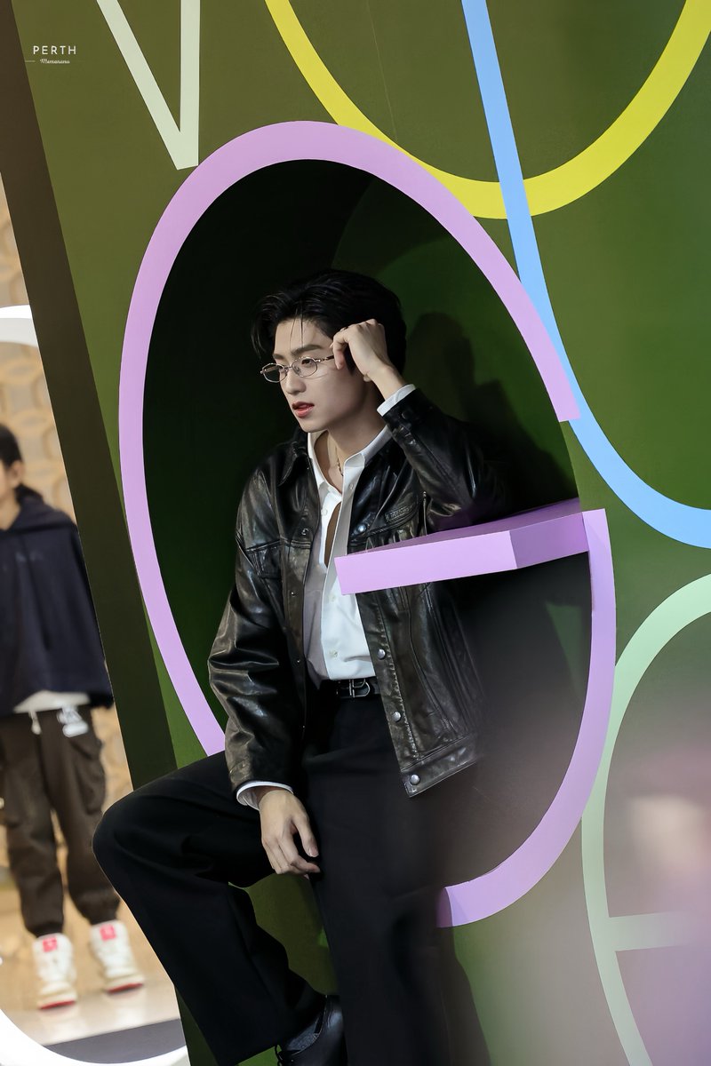 PerthMemenana's tweet image. Model mode today 🦊

TEETUT VOGUE CONTENT
#VoguexParagonxThomas
 #tthomastc @tthomastc