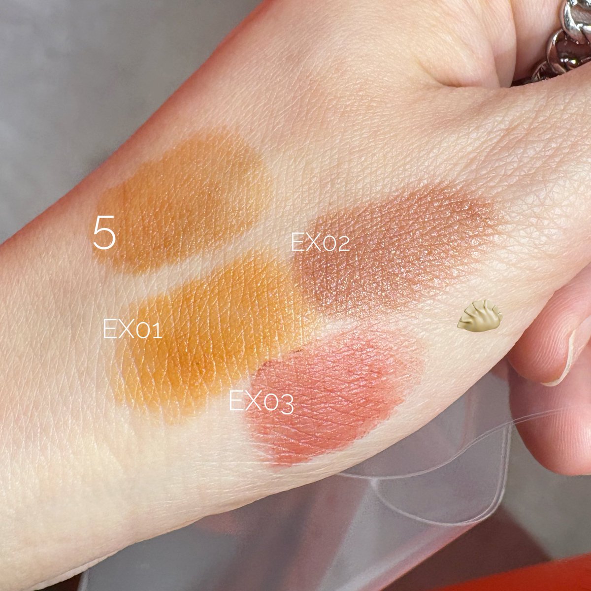 yakigyoza_cosme's tweet image. セルヴォークのPOPUP
寄ってきた🥟

買おうと思ってた新作リップの
実物見れてよかった◎

混んでるかと思いきやかなり空いてて
丁寧にタッチアップもしてもらえたし
無料なのにガチャ回して
ヴァティック アイズ現品お土産つき😳🧡

帰りに早速伊勢丹新宿店限定カラー
EX02買いましたぁ🥳