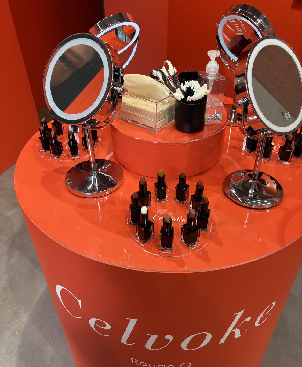 yakigyoza_cosme's tweet image. セルヴォークのPOPUP
寄ってきた🥟

買おうと思ってた新作リップの
実物見れてよかった◎

混んでるかと思いきやかなり空いてて
丁寧にタッチアップもしてもらえたし
無料なのにガチャ回して
ヴァティック アイズ現品お土産つき😳🧡

帰りに早速伊勢丹新宿店限定カラー
EX02買いましたぁ🥳