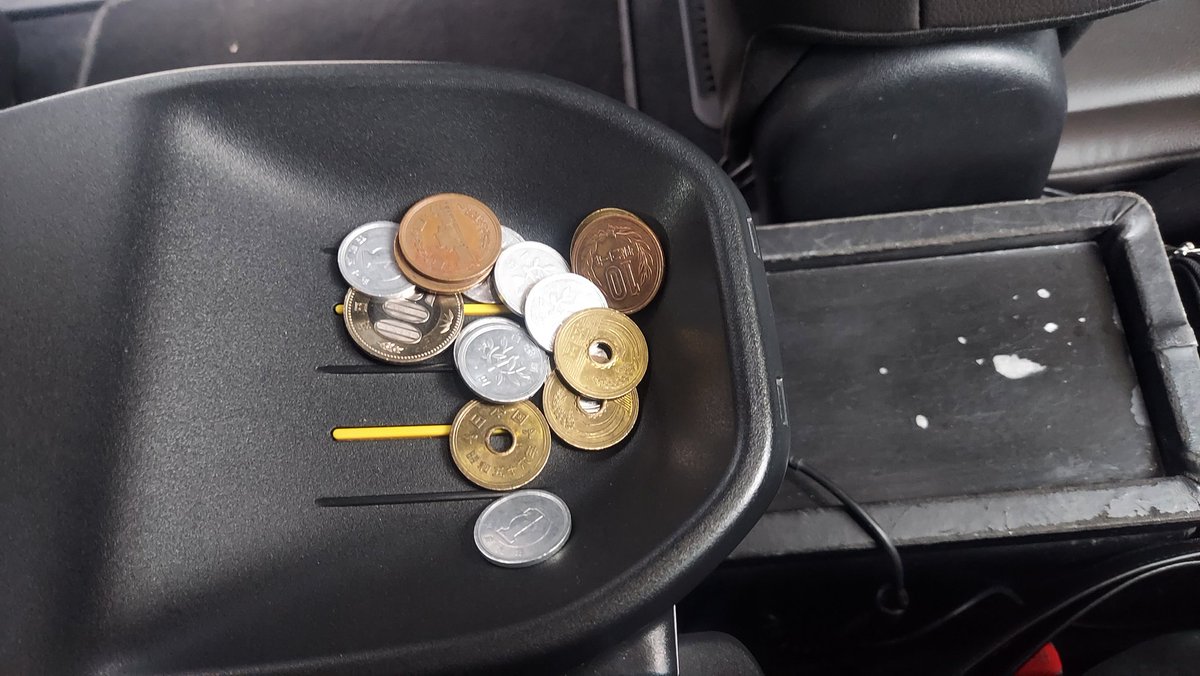 muneo48's tweet image. アラブ系の男が900円乗って、これしかお金ないとか言い出した。
押し問答の末、家は近いので10分待ってとか言い出すので、警察に通報。

後になって、いくら払えば許してくれる？とか抜かしはじめたが、舐めすぎやろ。

勿論メーター料金を警察官立ち会いの元にお金をコンビニでおろして終了。