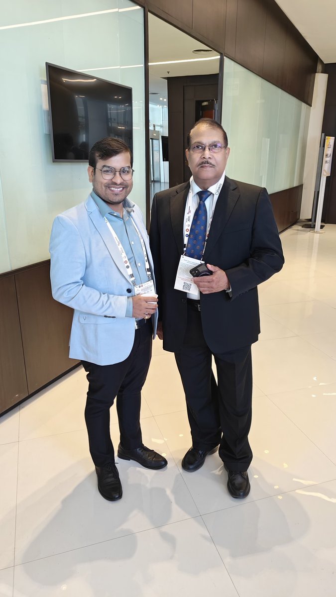 jay_sahu79560's tweet photo. Day 1 AROICON 2025, Calcutta: Grateful for the chance to connect with renowned faculty and dive into fresh research ideas. Excited for what’s ahead! #Aroicon2025 #DayOne 
#Kolkata #radonc #exploringkolkata @basu_onco79 @shounak_kamat   @VedangMurthy @DrMLChua @docpriyamvada https://t.co/tuqnZufert