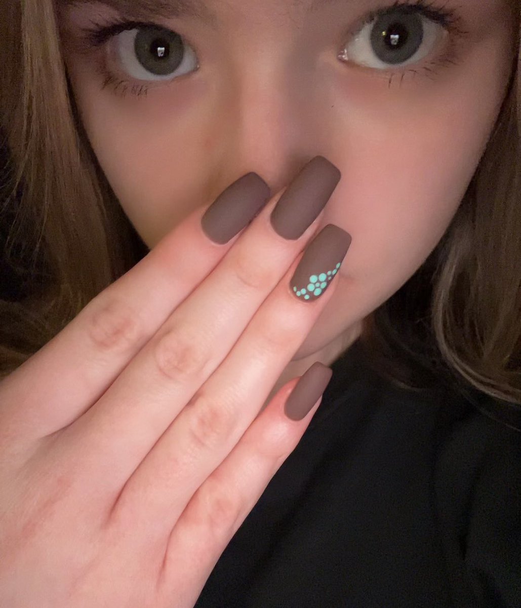 PackingPeanuts7's tweet image. New nails heehoo