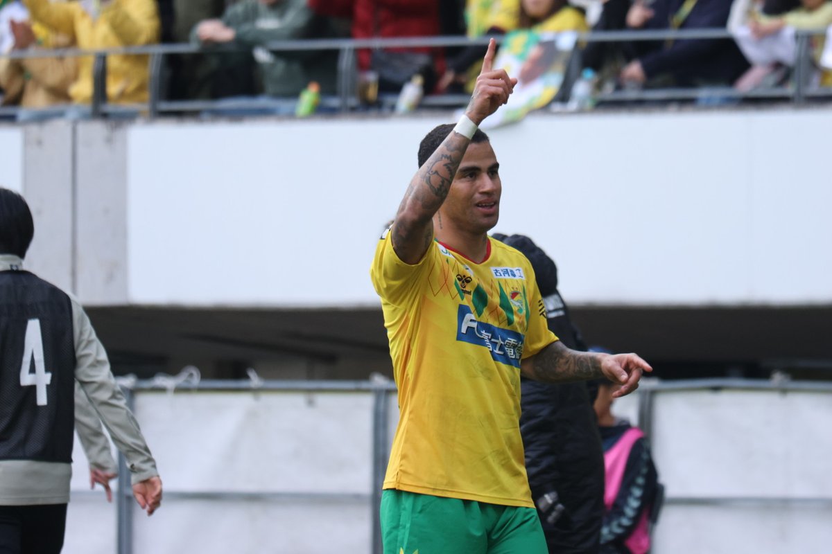 jef_united's tweet photo. #11月29日
#第38節
#FC今治

ゴールシーンをプレイバック📸

29 カルリーニョスジュニオ 選手のゴール⚽

スコアの確認はこちら💁‍
https://t.co/dGstgrfACS

DAZN視聴はこちら💁
https://t.co/Gszg8D8R4S 

#jefunited
#ジェフ千葉
#jleague
#未来を拓けWINBYALL！ https://t.co/2wJAmDyx59