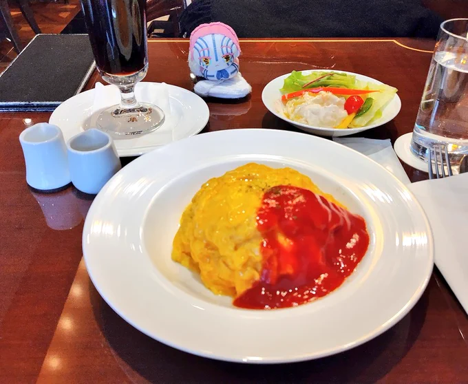 今日はハグチャンとデート おでけけのときは必ず被ってるおきににりの帽子ですが、昨日ようやく洗濯できました ふわふわいいによい~になりました ンママごはん!