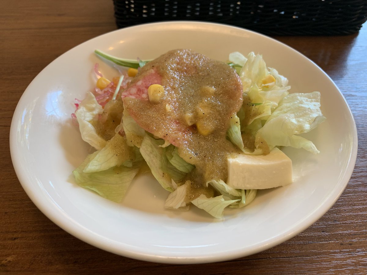 Tukushi444's tweet image. 本日のランチ🍽
#Groovy さんで、帰れマンデーで紹介された売り上げ1位の海賊スパゲティ🍝
今日のサラダドレッシングはセロリでチーズ豆腐も美味しかった😋

#グルービー